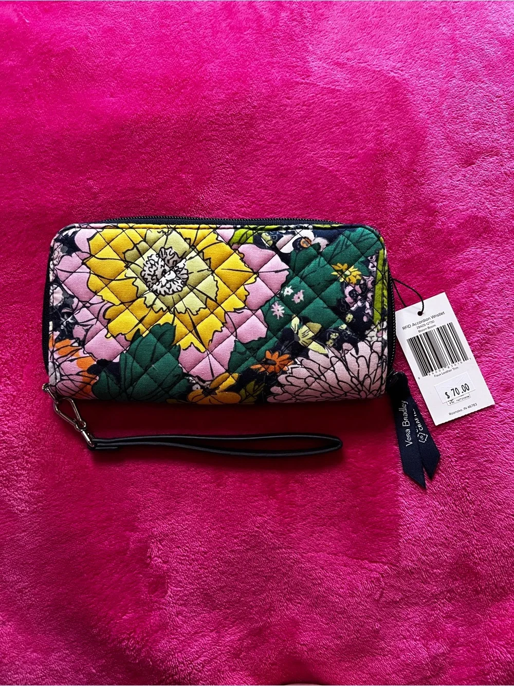 Bloom Boom Accordion Wristlet- Vera Bradley 2021 - Picture 1 of 6